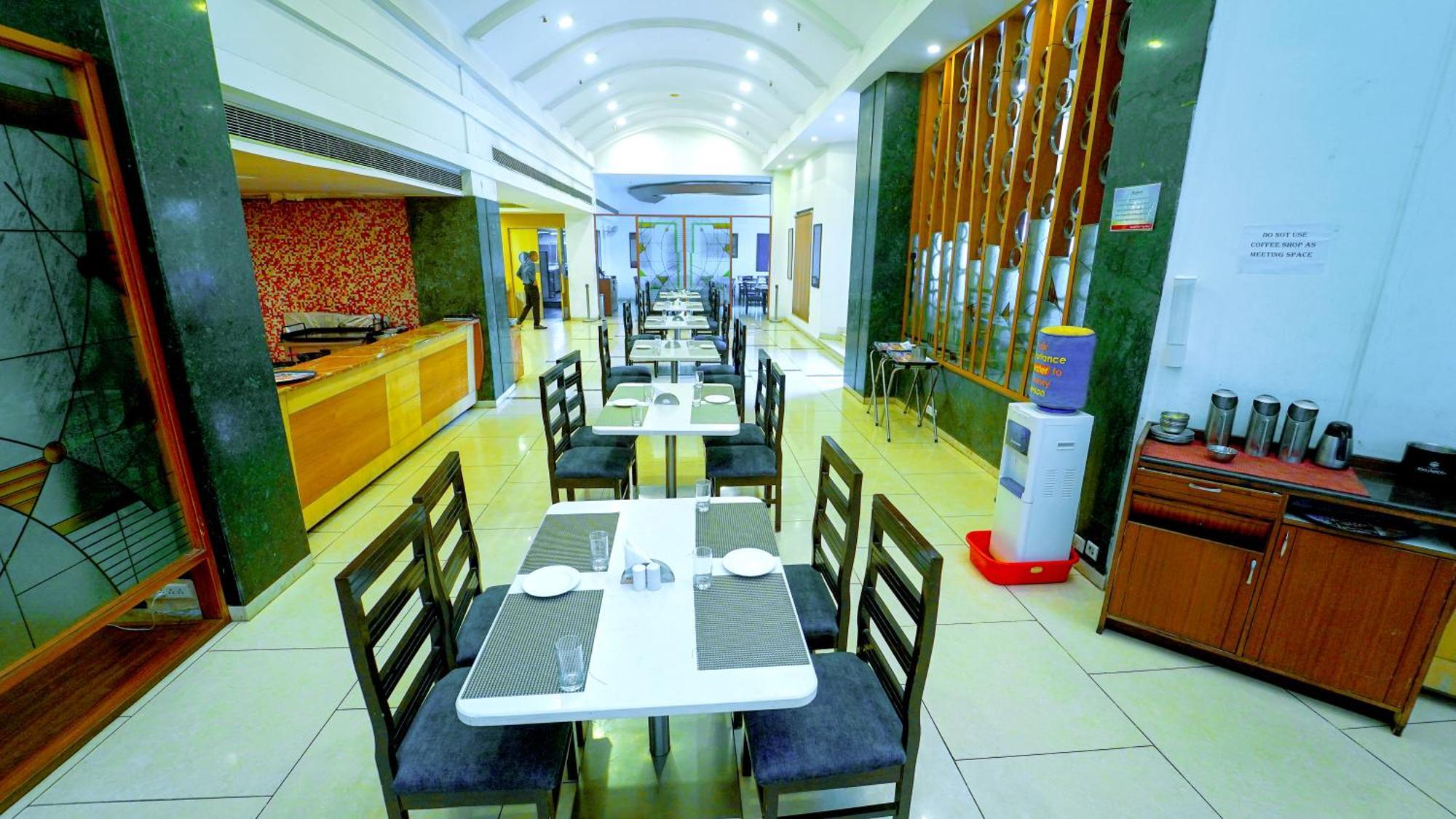 Hotel The Plaza Hyderabad Exterior photo