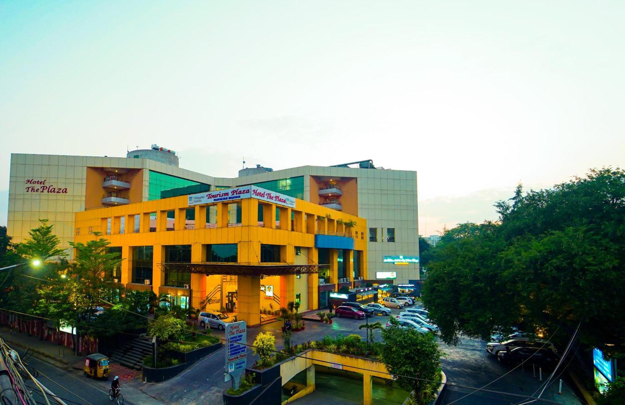 Hotel The Plaza Hyderabad Exterior photo